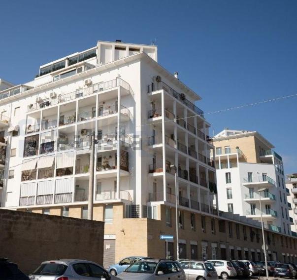 Faro Sul Mare Luxury Apartment - Zona Fiera Bari Exterior photo